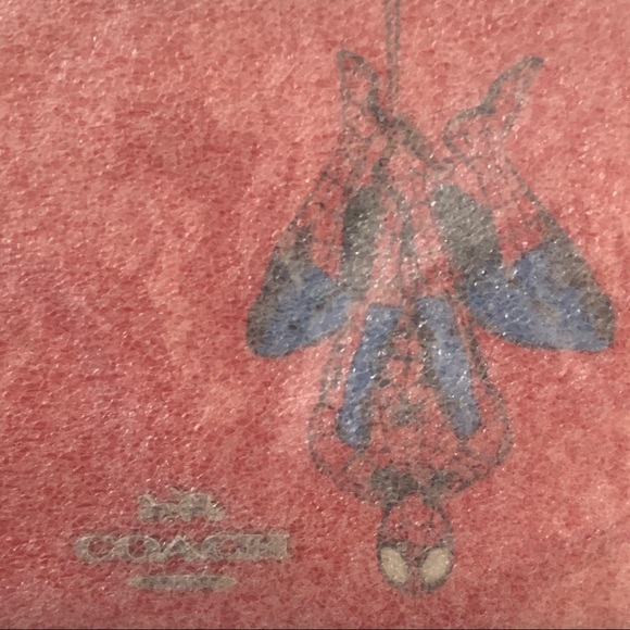 🔥Coach x Marvel │ Leather Wristlet w/ Spider-Man - Picture 6 of 6